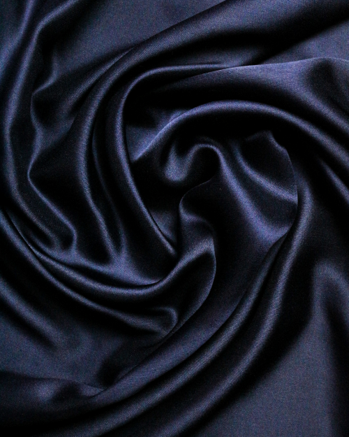 tissu en soie bleu marine 